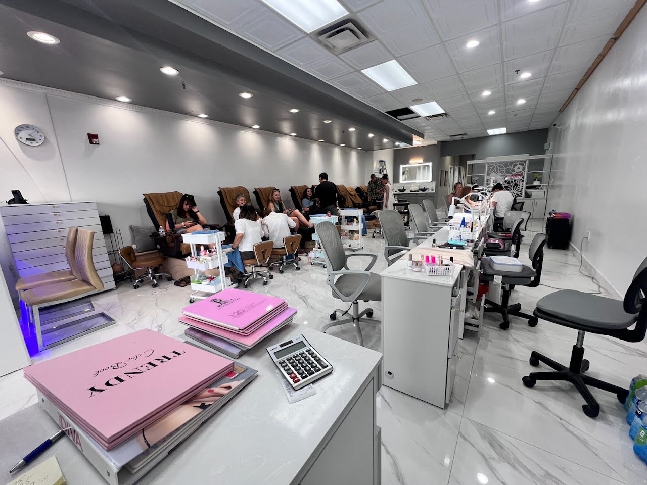 Caviar Nail Bar nail photo 2